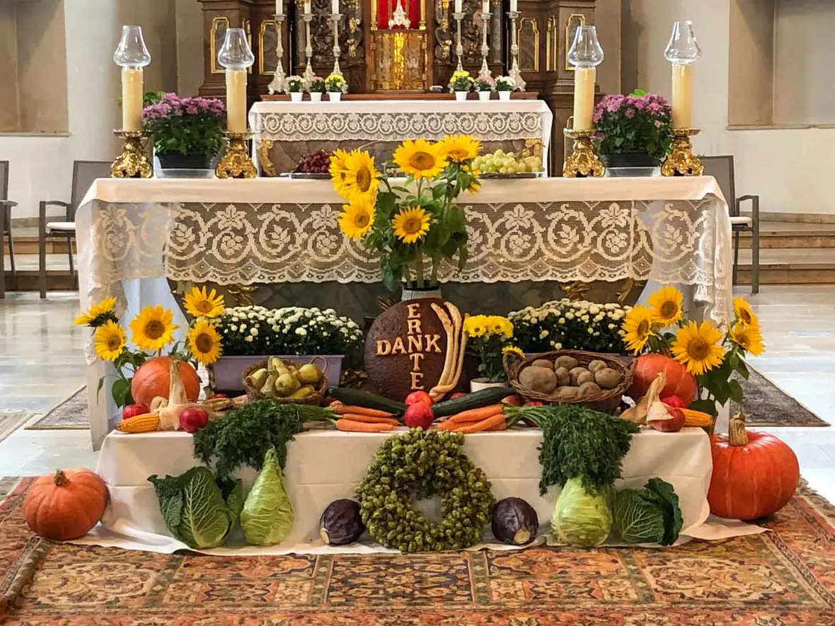 Erntedankaltar in der Klosterkirche St. Augustin