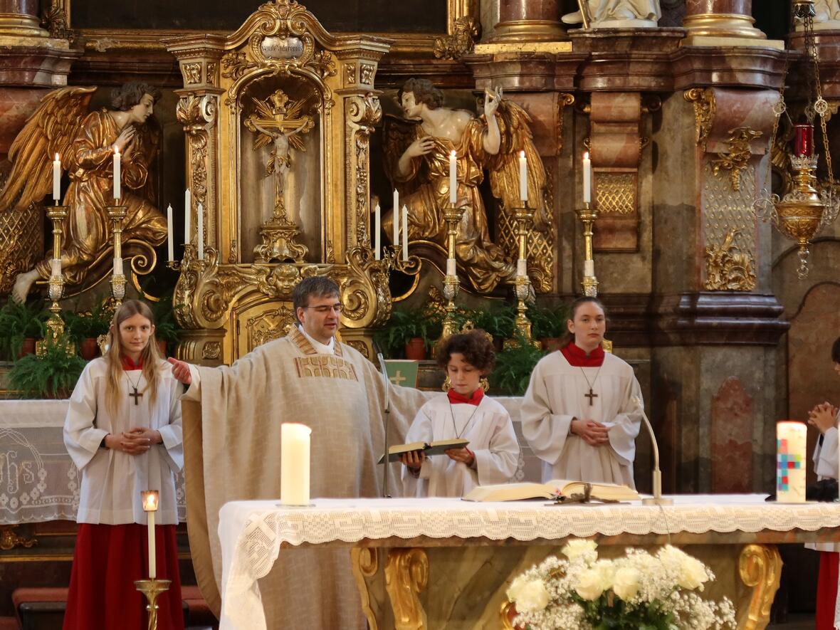 Pfarrer Leutgäb zelebrierte den Christkönigsgottesdienst