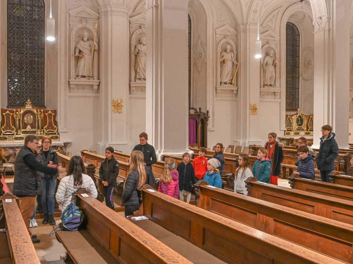 Bilder zum Festgottesdienst aus der Pfarrei St. Peter