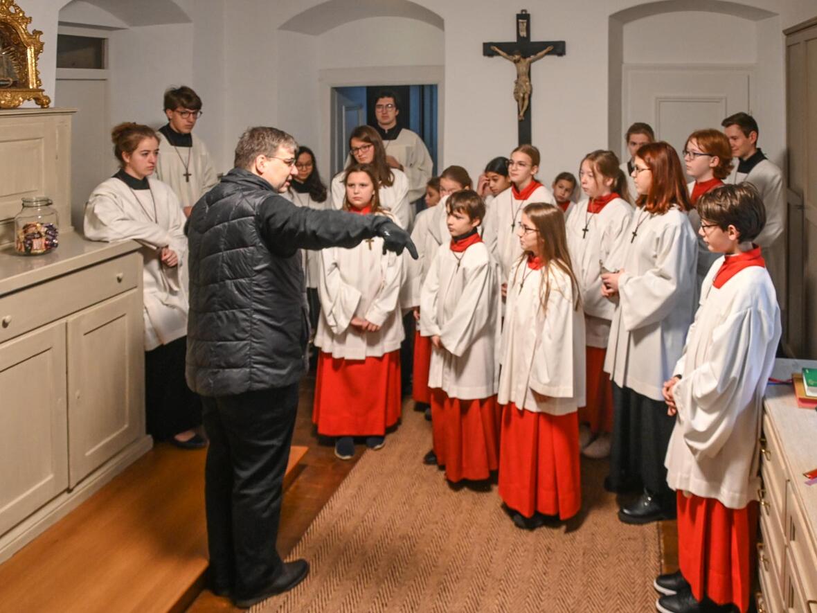 Bilder zum Festgottesdienst aus der Pfarrei St. Peter