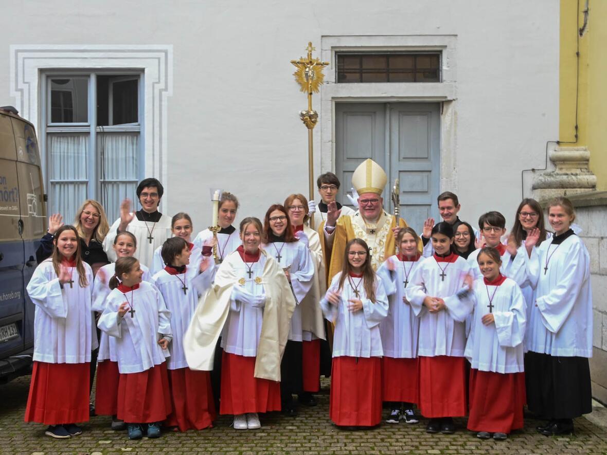 Bilder zum Festgottesdienst aus der Pfarrei St. Peter