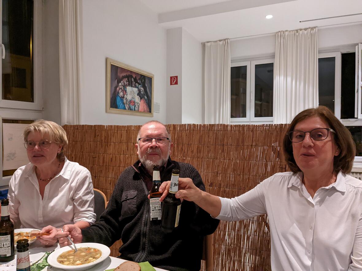 Anstoßen auf irish stew und stout