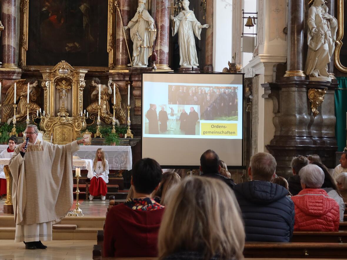 Wo ist Kirche? Pfarrer Kohler zeigt Beispiele.