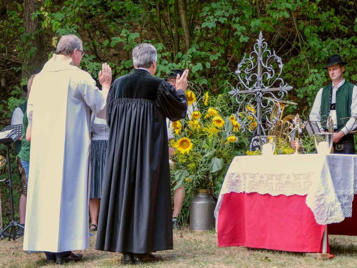 Kreuzsegnung beim Schützenverein Sehensand