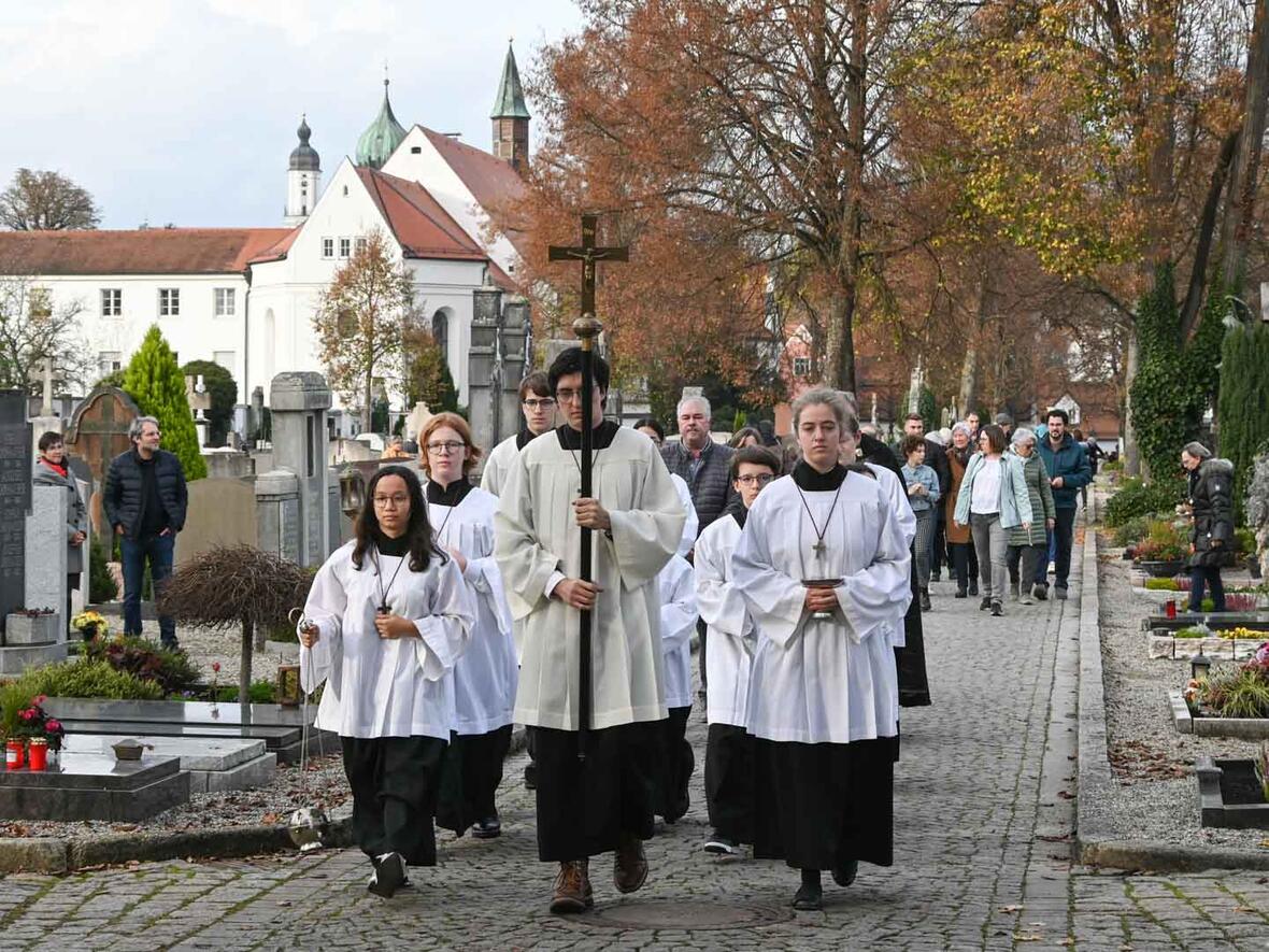 Totengedenken auf dem Alten Friedhof 