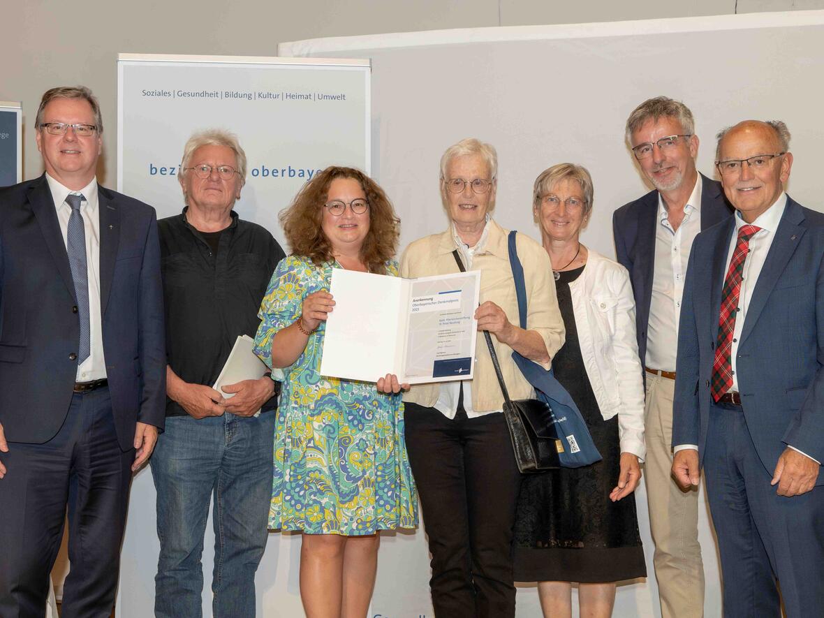 Gruppenbild mit den erfreuten Preisträgern