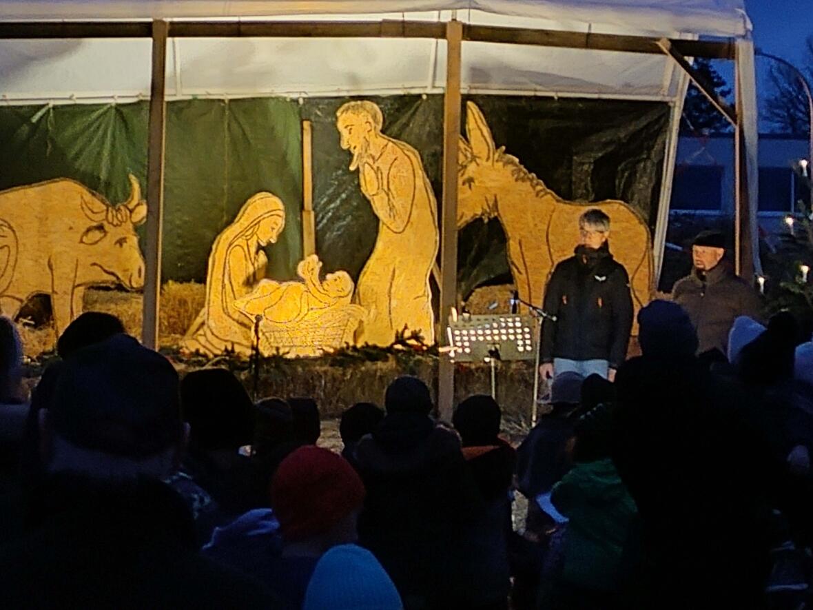 Am Schwalbanger wurde eine lebensgroße Krippe aufgebaut.