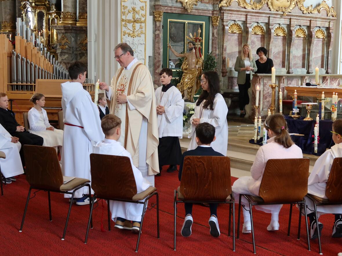 Kreis der Kommunionkinder