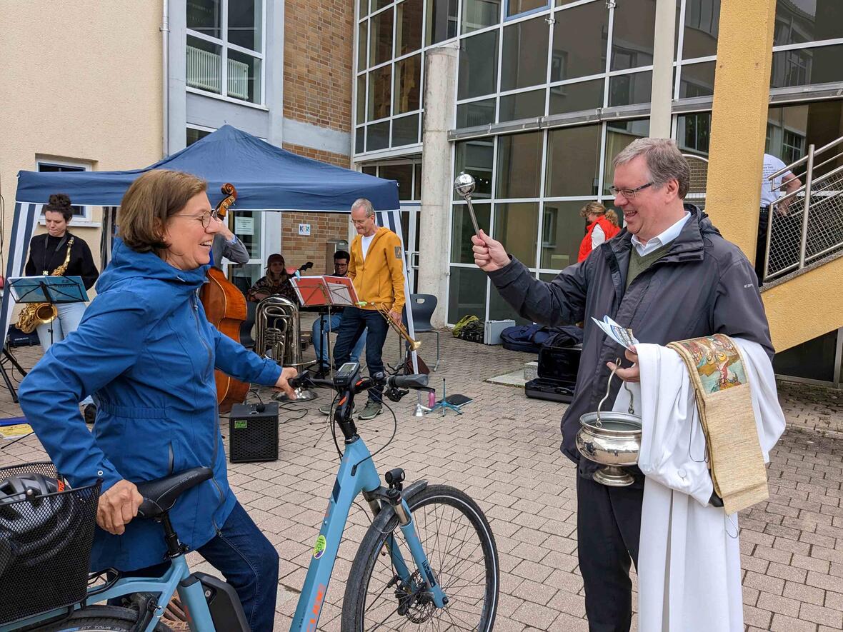 Fahrradsegnung 2023 Wer wollte, bekam auch eine ganz eigene Segnung.
