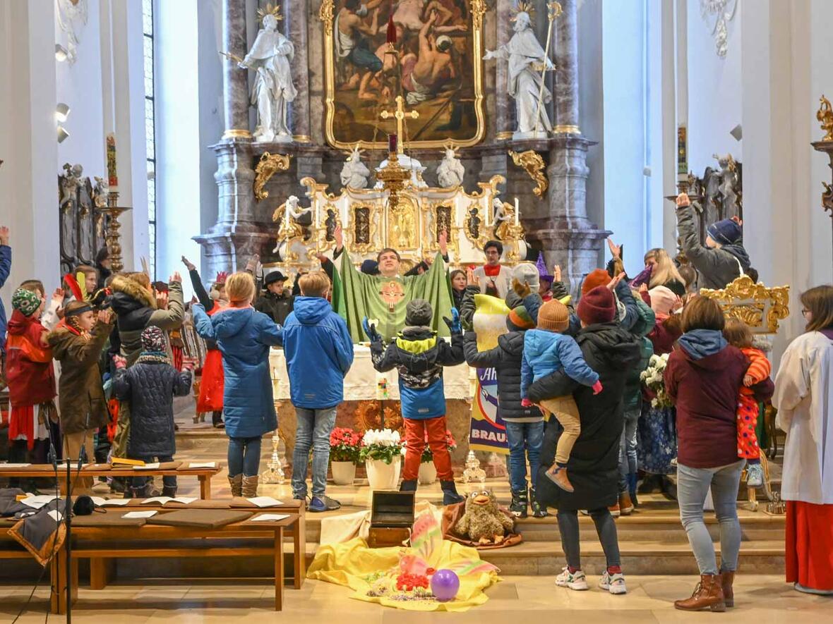 Familiengottesdienst im Fasching