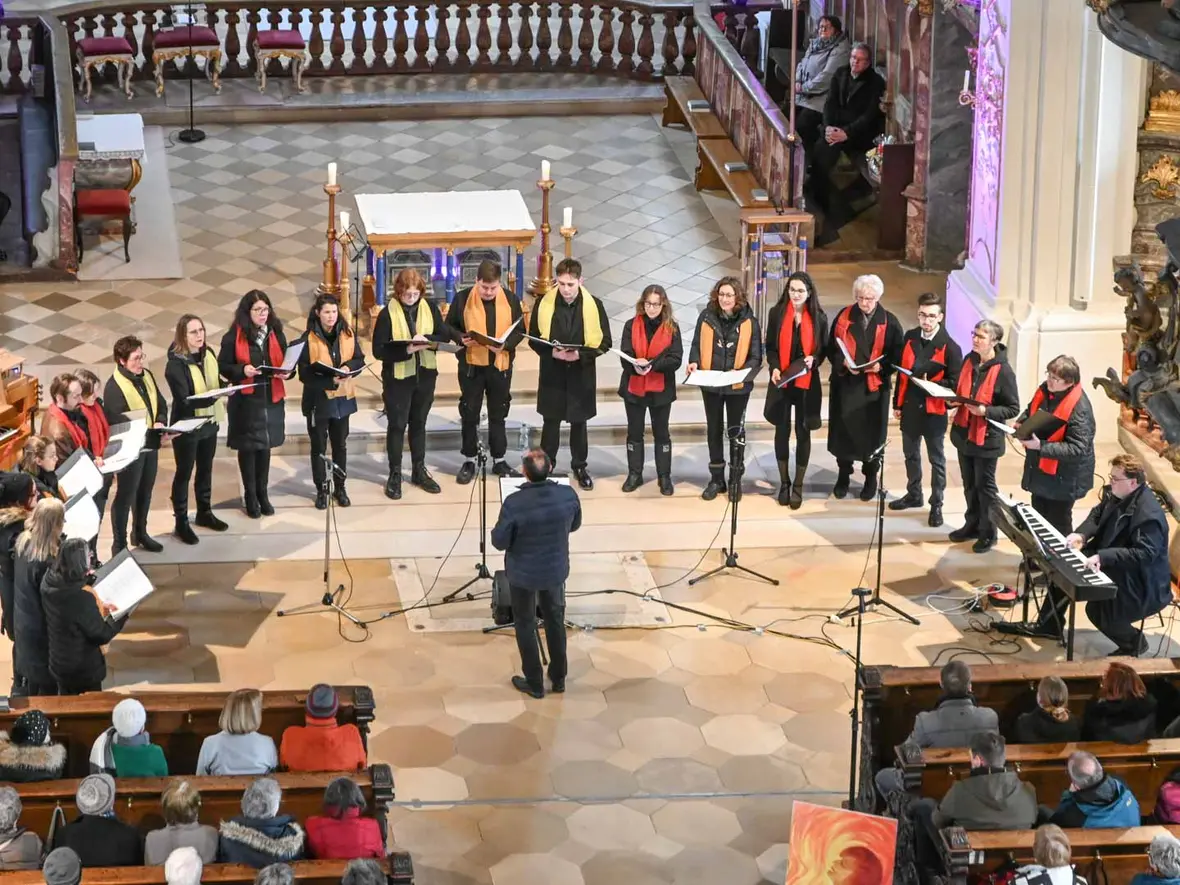 Der Chor Leuchtfeuer mit einer musikalischen "Fastenpredigt"