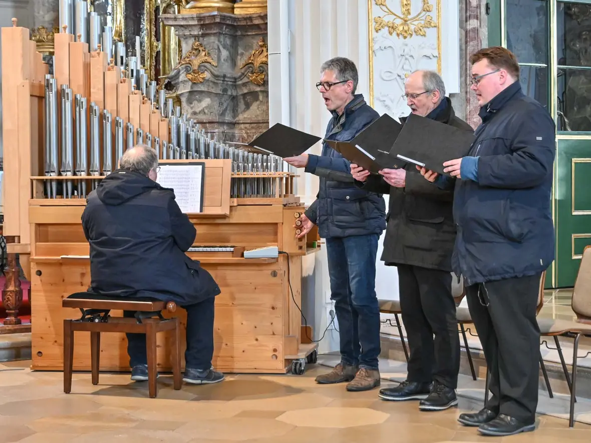 Die Männerschola um Andreas Strahl sorgte in gewohnter Weise für die musikalische Gestaltung.