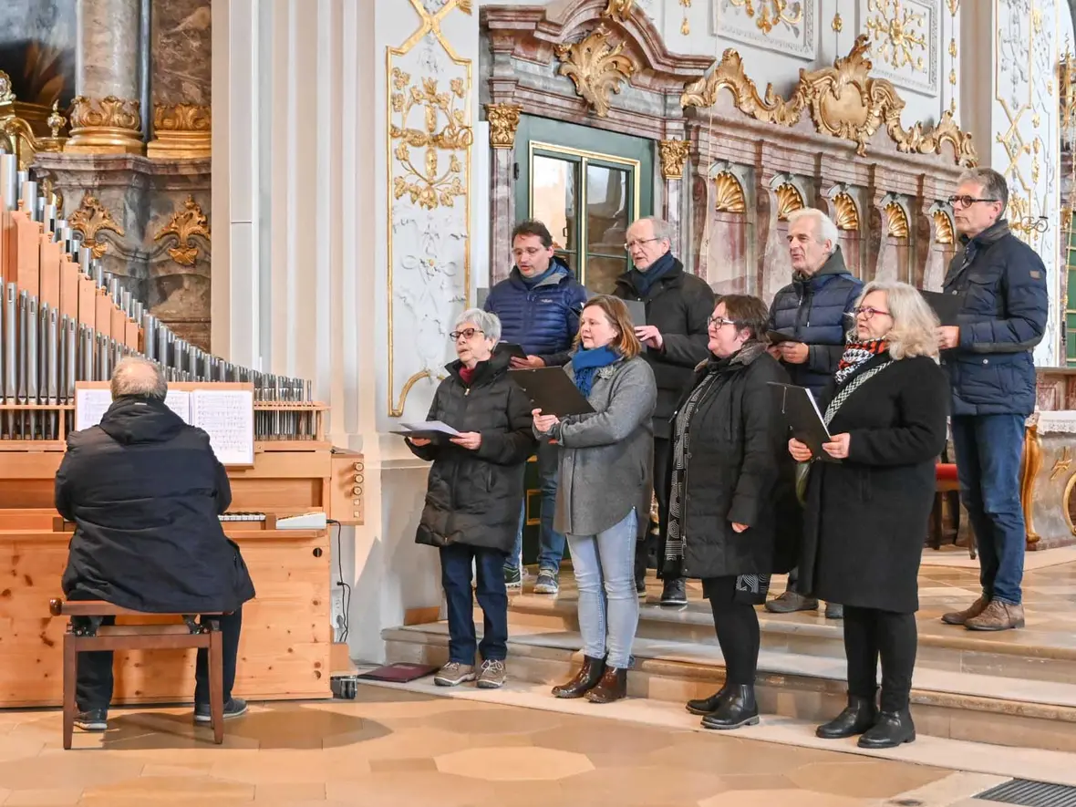 Am Ende der Vesper bedankte sich Pfarrer Kohler bei Andreas Strahl und seiner Schola
