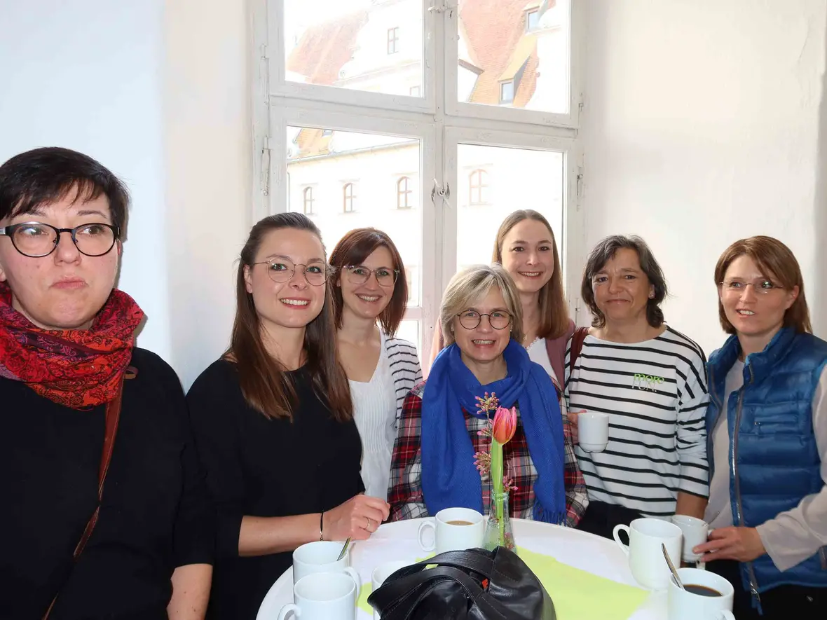 Die fröhlichen ehrenamtlichen Damen aus Rohrenfels
