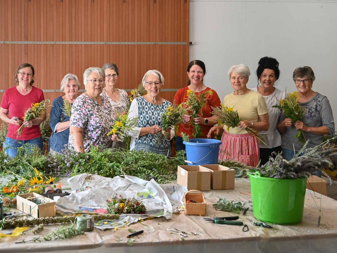 Auf dem Bild fehlen: Annemarie, Traudl, Renate, Caroline, Claudia und noch eine Renate