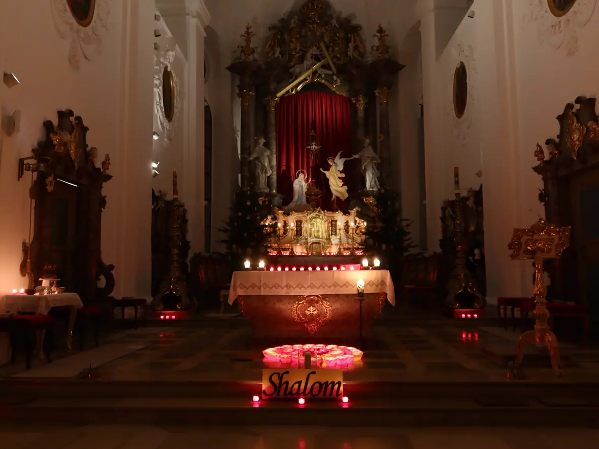 Stimmungsvolle Gestaltung in St. Peter