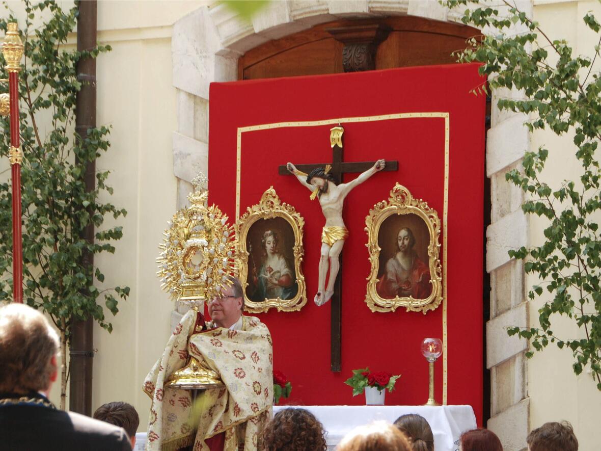 Segnung vor der Hl. Geist Kirche.
