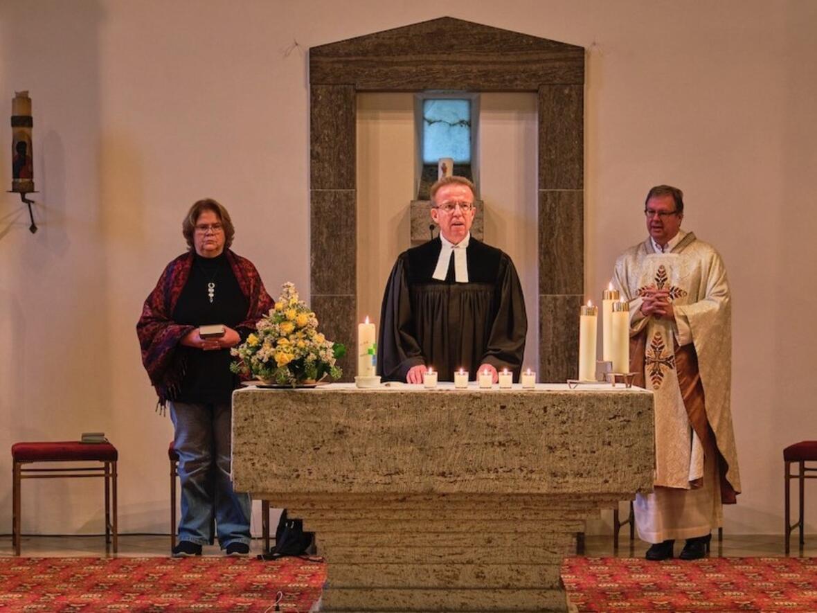 Pfarrer Bogenreuther hielt eine kurze Ansprache.