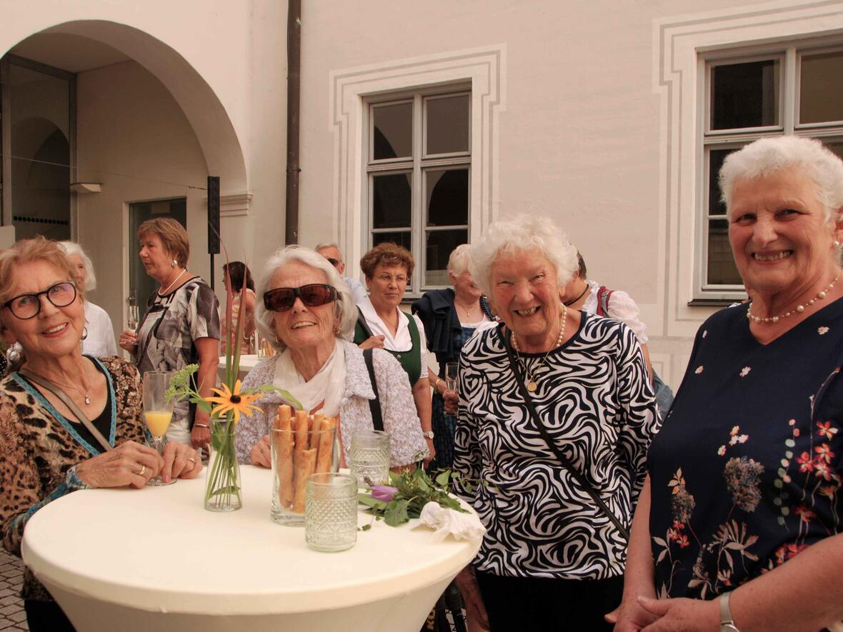 Viel Freude und gute Stimmung herrschte beim Stehempfang.