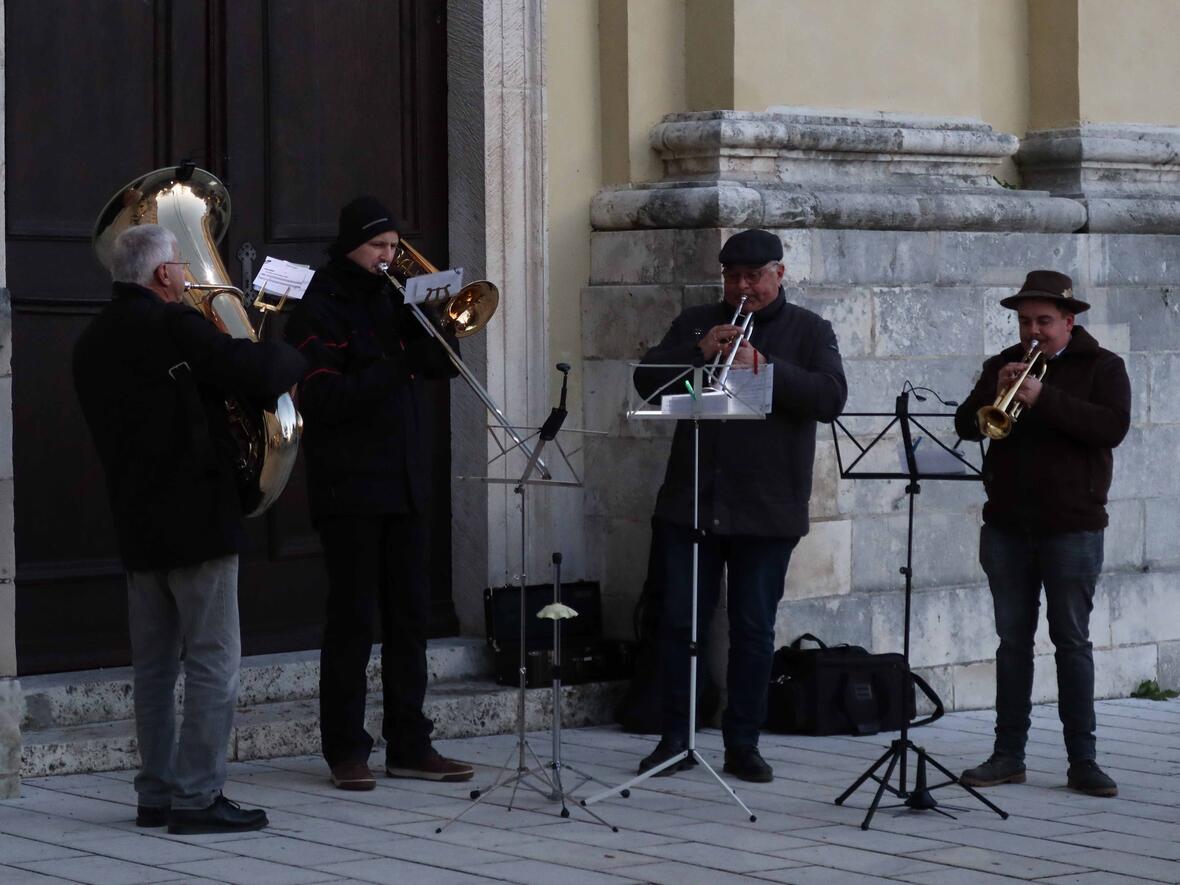 Bläser der Stadtkapelle begleiteten die Martinsfeier.