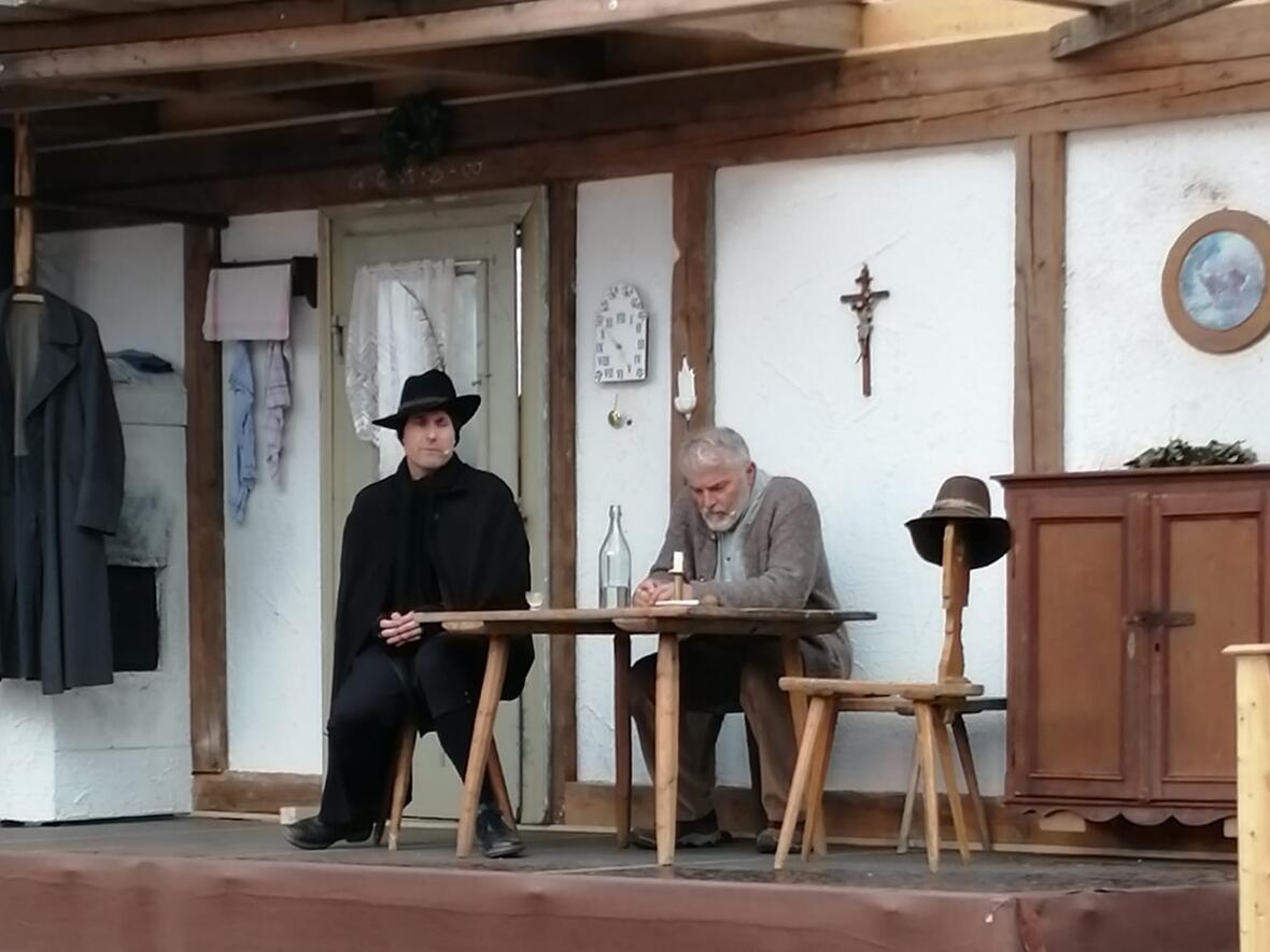 Auch Christian Karmann bietet eine herausragende Darstellung des Boandlkramer.