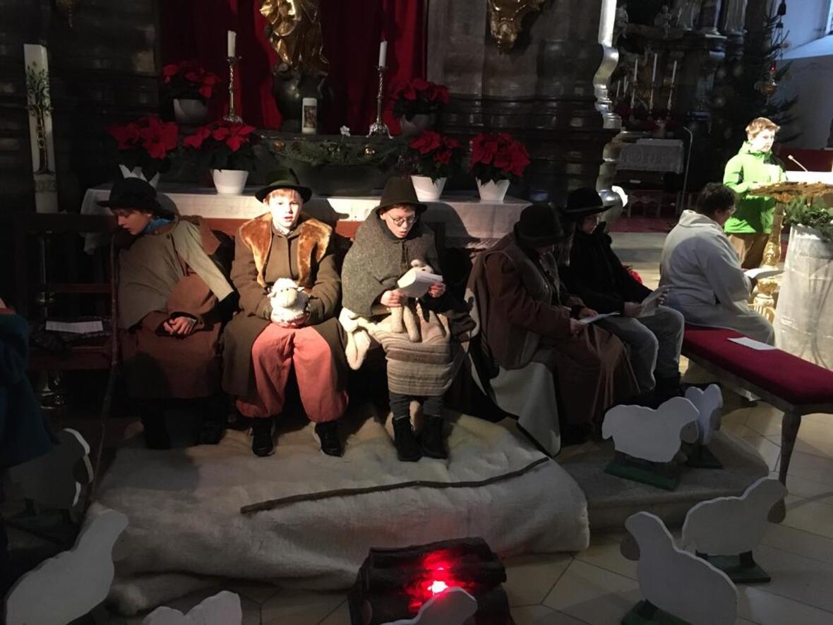 Die Hirten mit ihren Schafen.