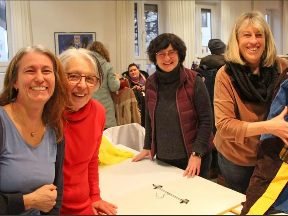 Faschingsmarkt macht Spaß (von links): Caroline Schönfelder, Rosa Maria Böhm, Martina Dann und Claudia Leitenstern