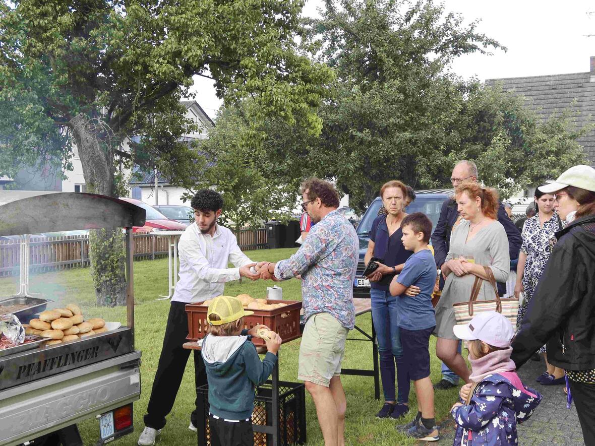 Würstl, Steaks oder Veggiburger vom Grill