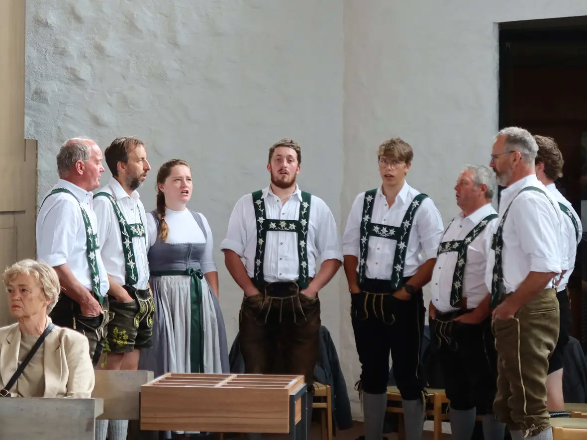 Die ortsansässige Johlergruppe sorgte für eine äußerst stimmungsvolle musikalische Gestaltung