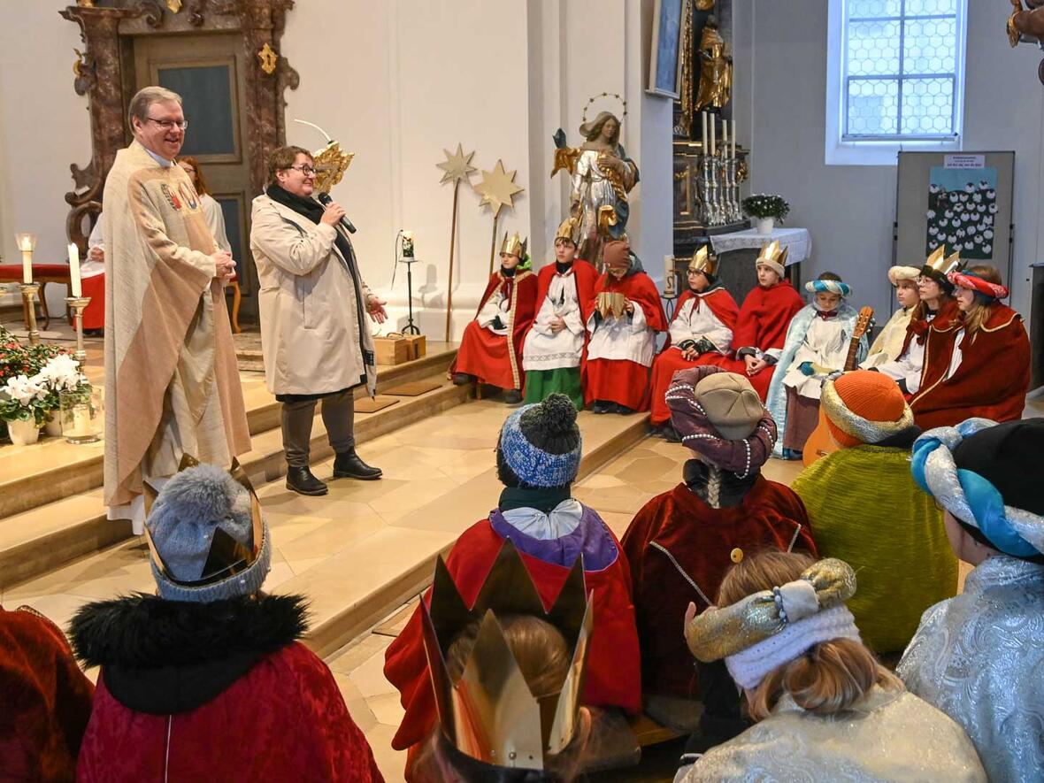 Festgottesdienst mit den Sternsingern in St. Peter