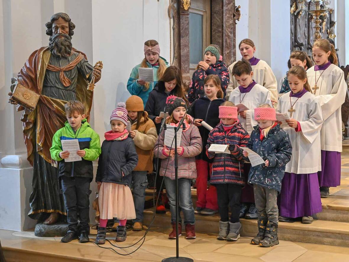 Familiengottesdienst in der Quellenzeit in St. Peter