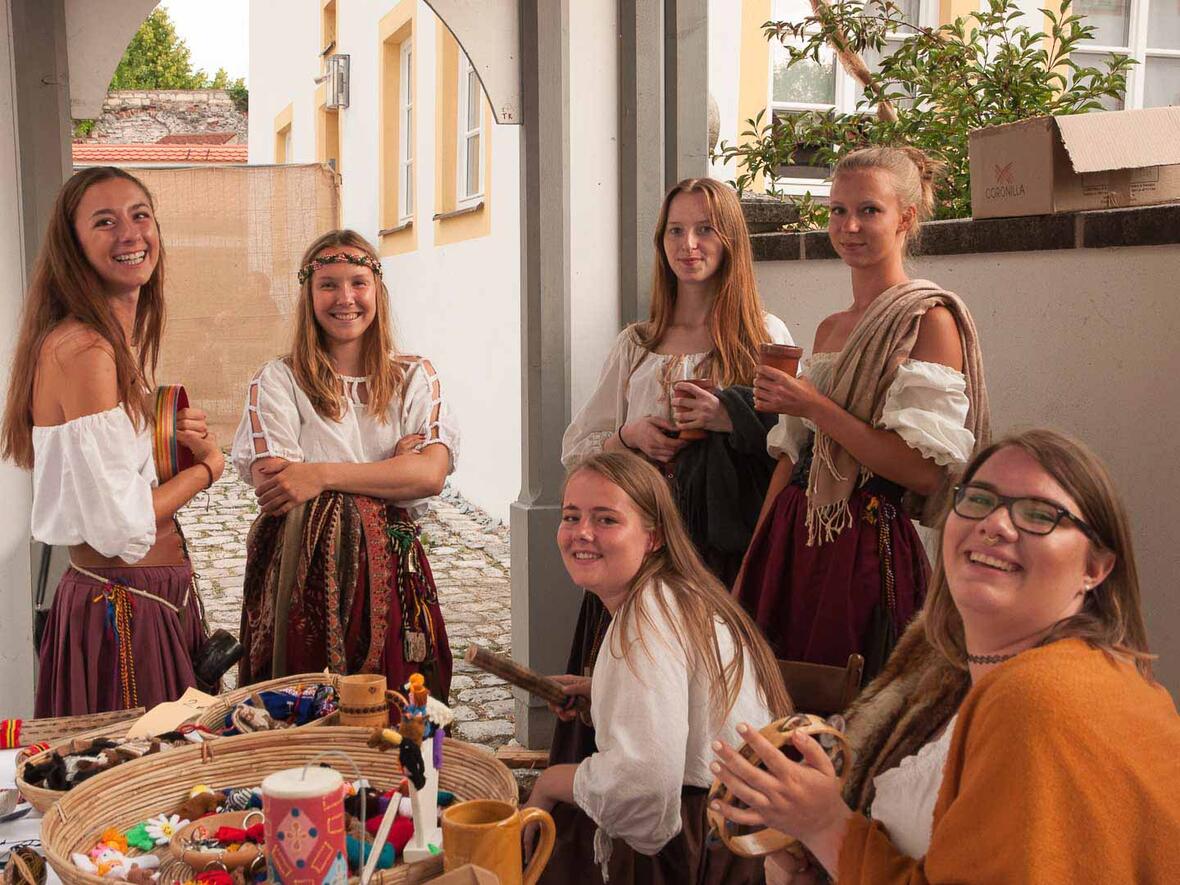 Monika mit dem MAK auf dem Neuburger Schloßfest 2017