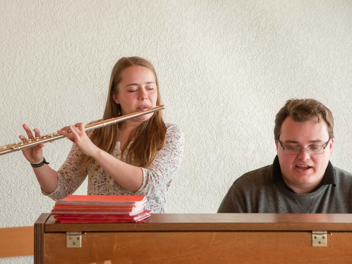 Firmvorbereitung 2017: Musizieren mit Peter Frasch in Steinerskirchen