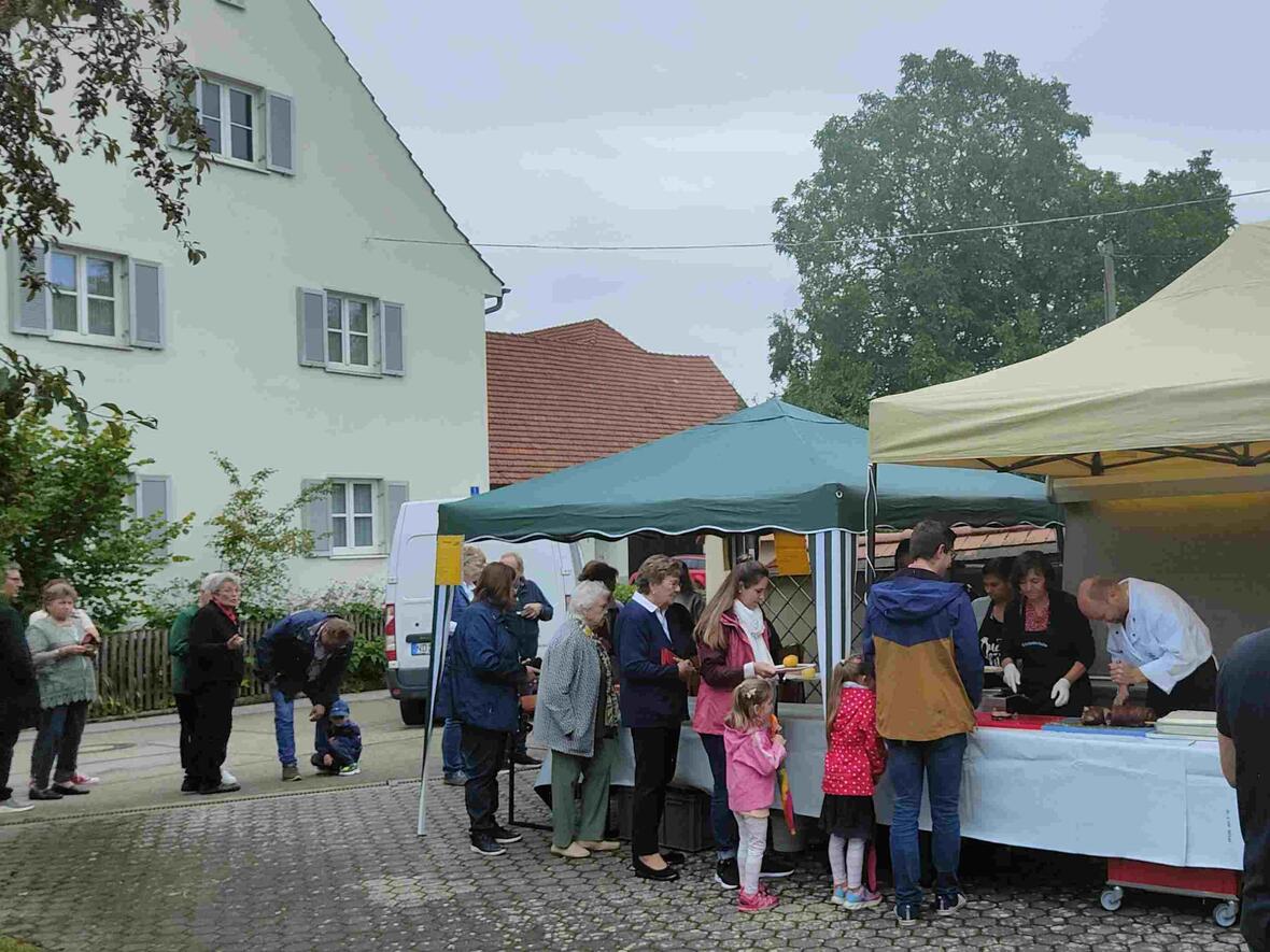 Für Essen und Trinken war gut gesorgt.
