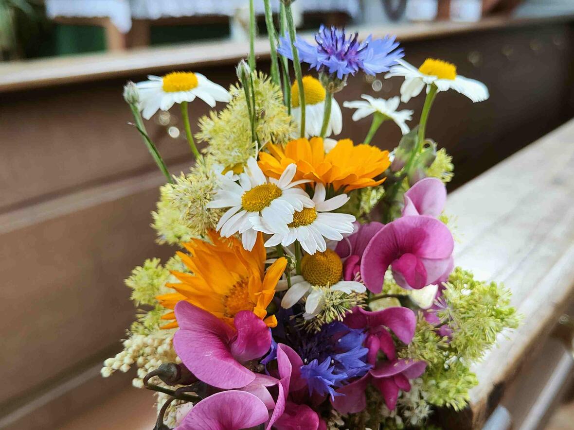 Bunter Blumenschmuck 