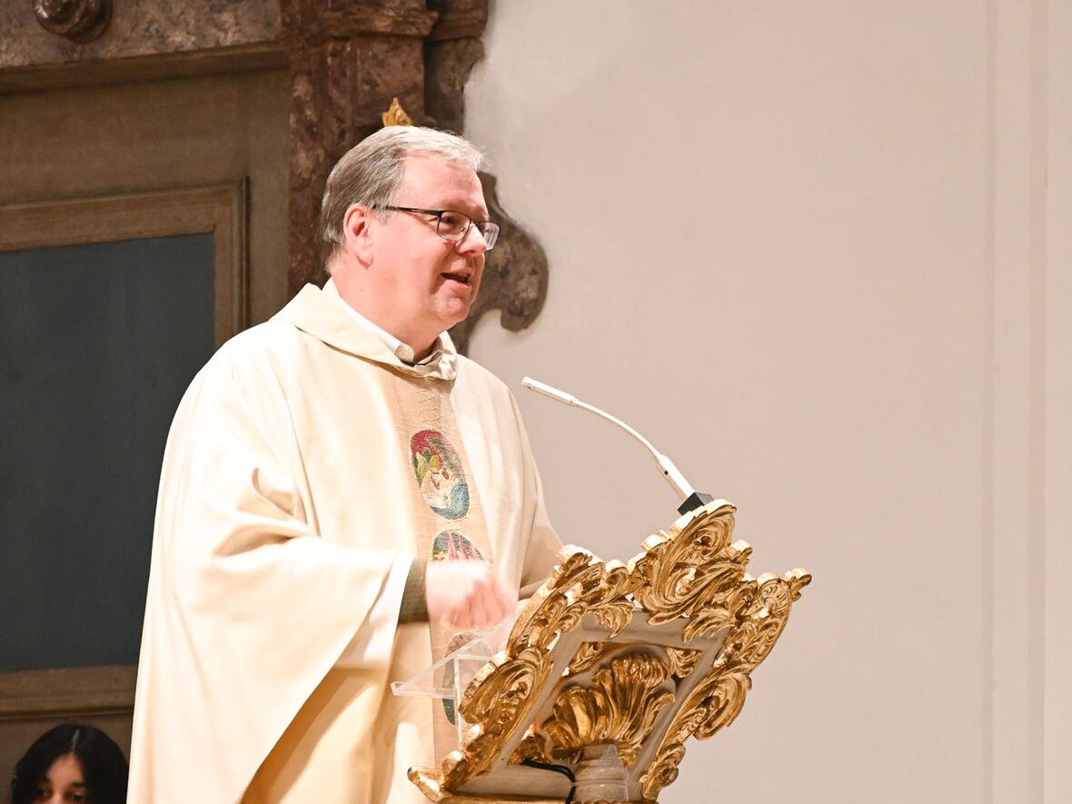 Pfarrer Kohler erzählte von seiner persönlichen "Not-Löserin" - einer irischen Wirtin