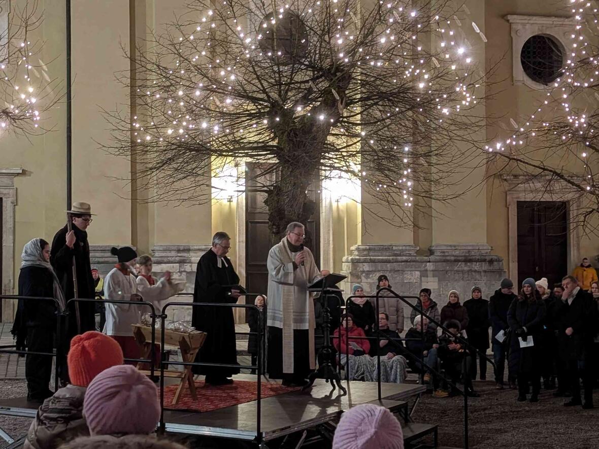 Die Pfarrer Steffen Schiller und Herbert Kohler gestalteten die ökumenische Christgeburtsfeier.