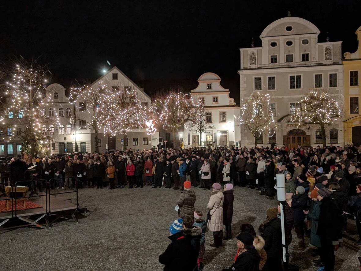 Beeindruckende Atmosphäre auf dem Karlsplatz