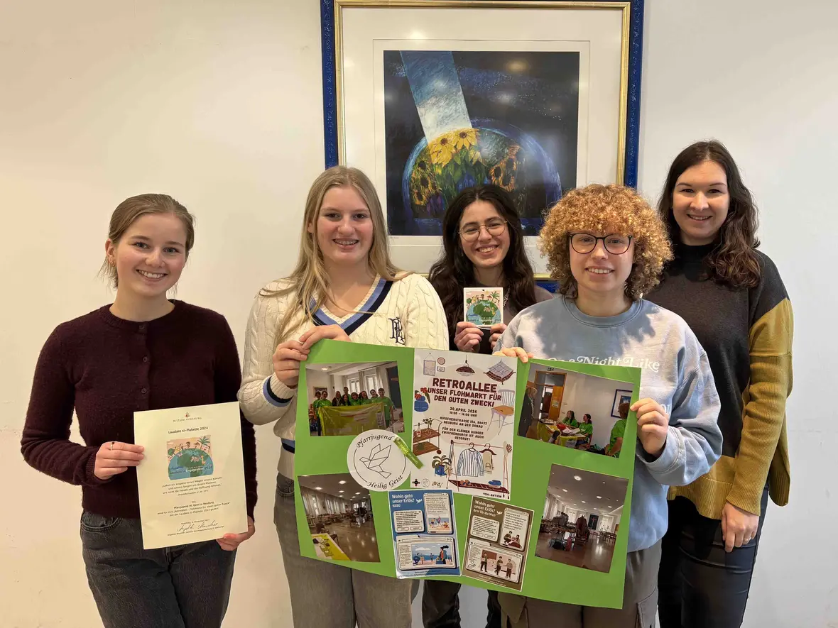 Die Jugendlichen freuen sich über die Auszeichnung.