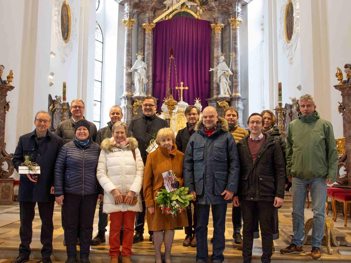 Gruppenbild der Kirchenverwaltung St. Peter - neue und alte Mitglieder stellten sich gemeinsam auf