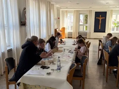 Osterkerzenbasteln Hl. Geist