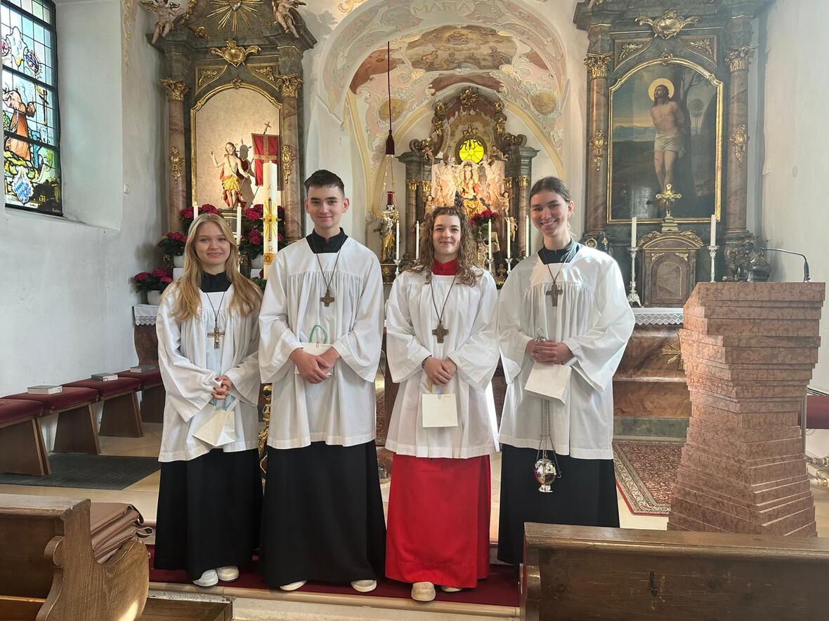 Gruppenbild: Gioia, Leonhard, Lilly und Anna