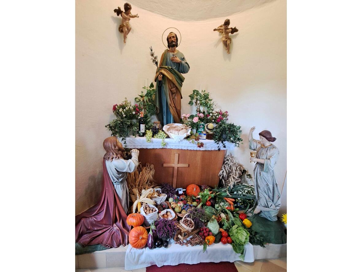 Erntedankandacht an der Josefskapelle in Ried