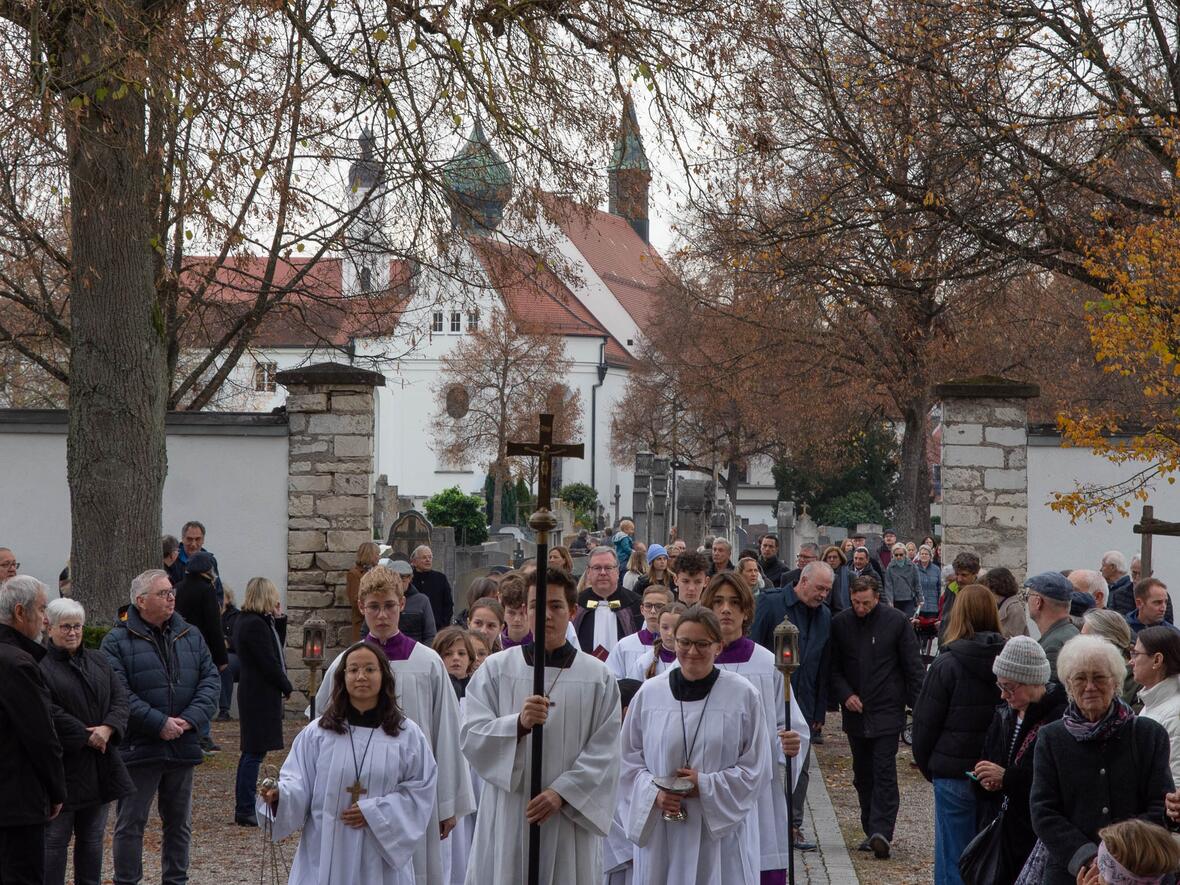 Viele Ministranten begleiteten die Andacht