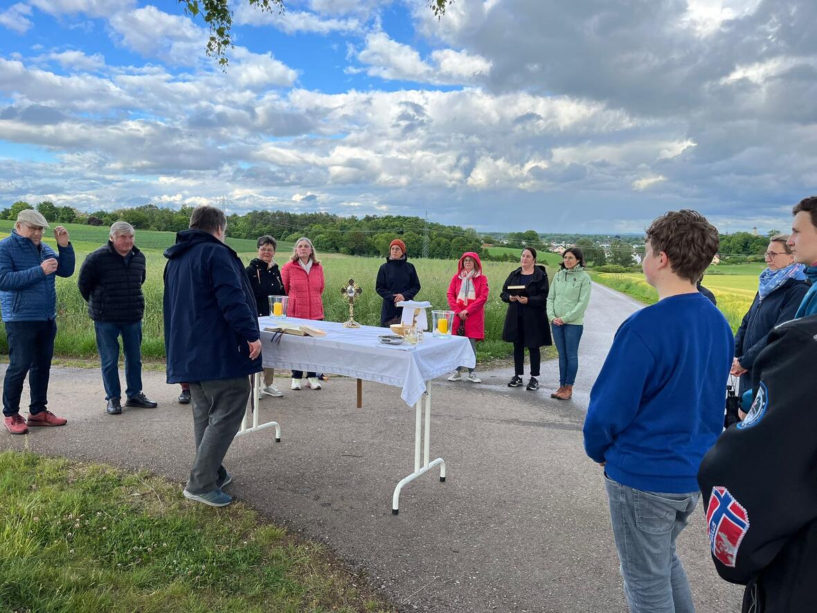 Bittmesse am Feldkreuz am Wasserhaus Laisacker