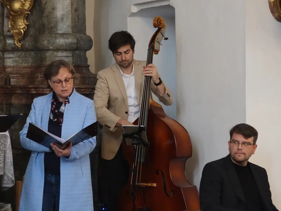 Michael Harnoß am Kontrabass und Christoph Hoffmann am Schlagzeug