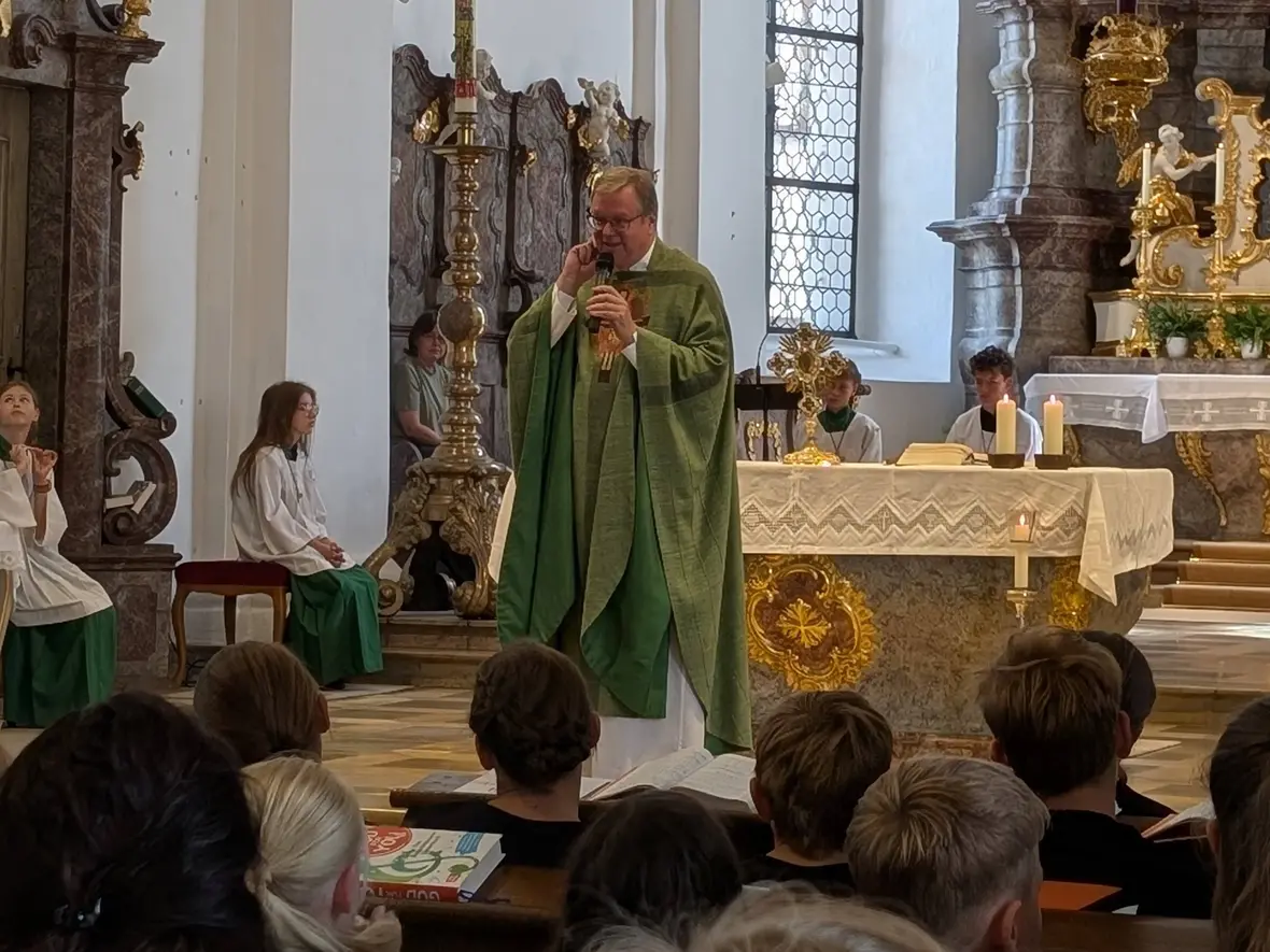 "Hört mal gut zu" lädt Pfarrer Herbert Kohler ein ...