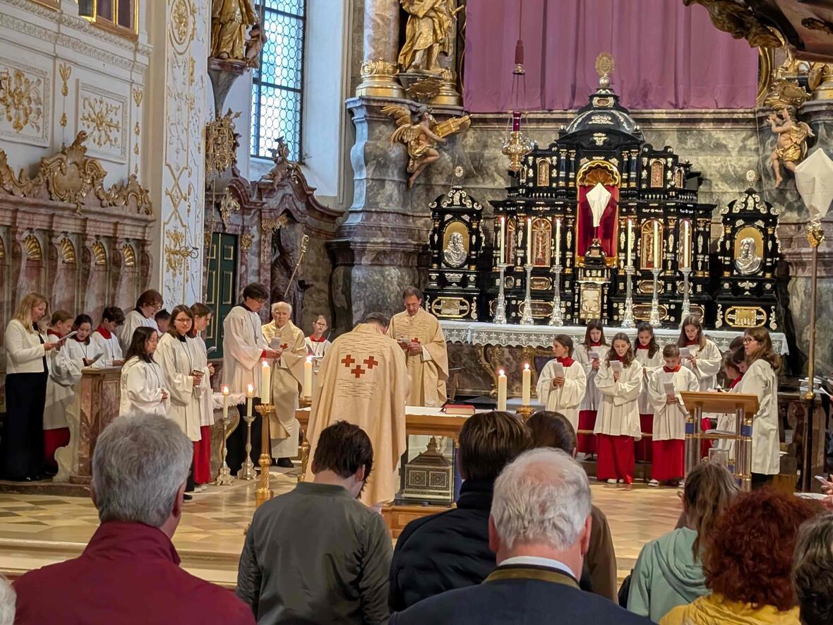Feier vom letzten Abendmahl in der Hofkirche.