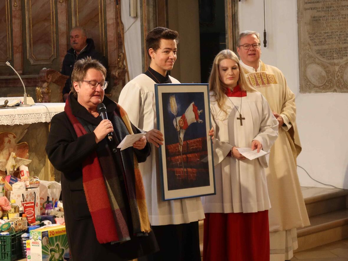 Anne Strahl und Oberministrantin Pauline hatten einige Hinweise für die Minis