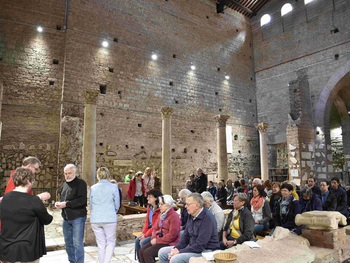 Pilgerreise Rom im Heiligen Jahr Gottesdienst in der Katakomben-Basilika